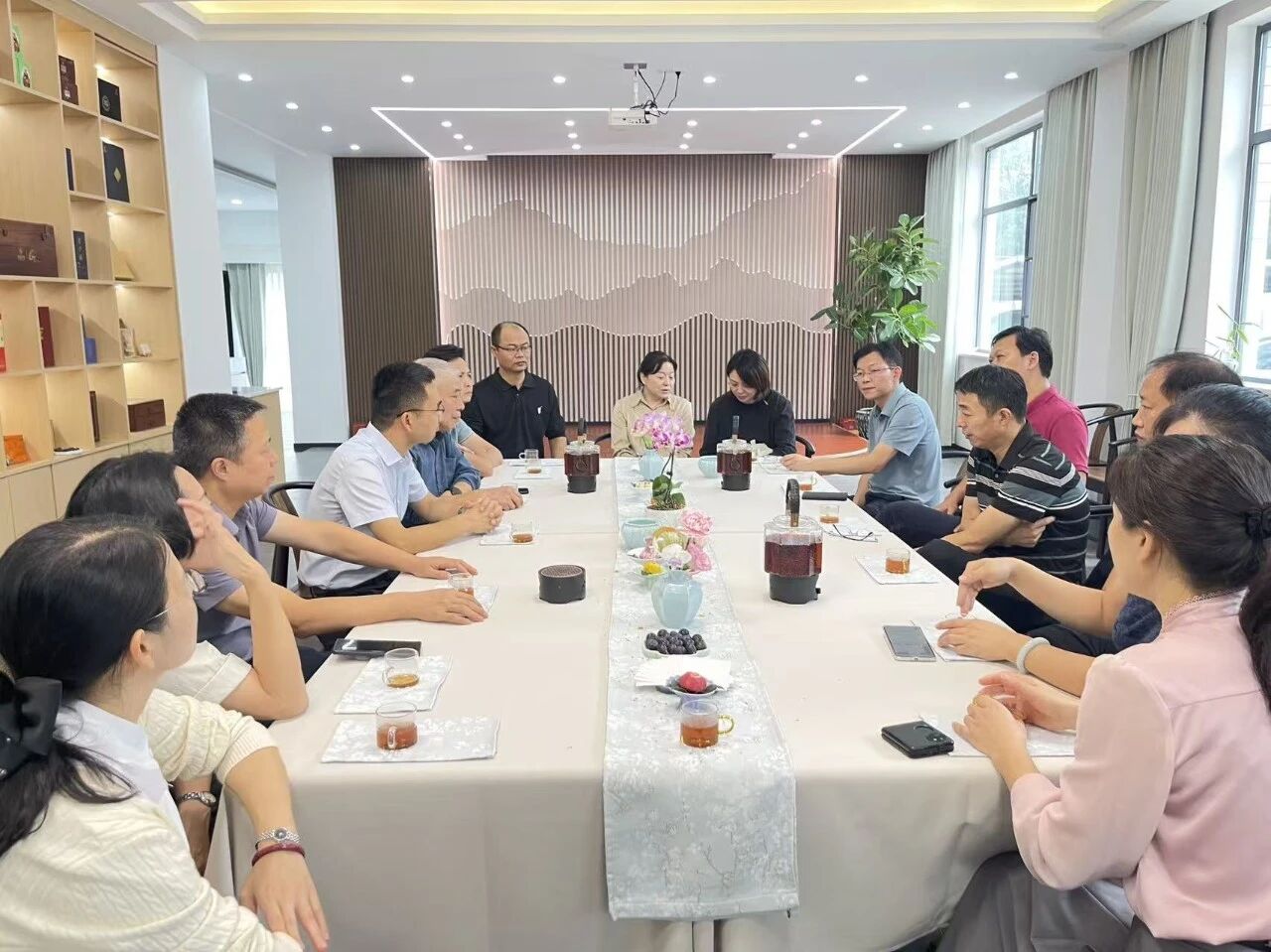 湖南省文旅厅领导莅临益阳茶厂调研茯砖茶非遗技艺